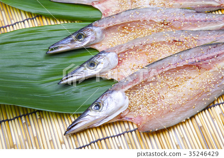 Dried fish of Camas 35246429