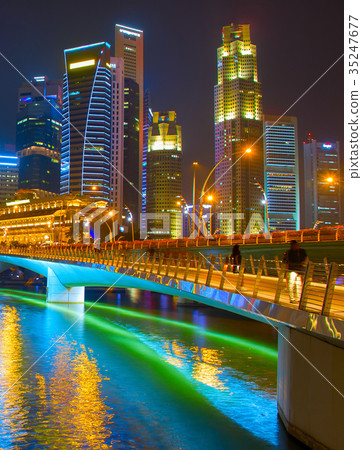 People walking at Singapore Downtown 35247677