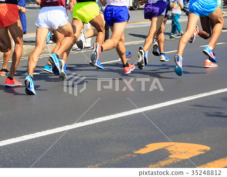 馬拉松選手腳部特寫 35248812