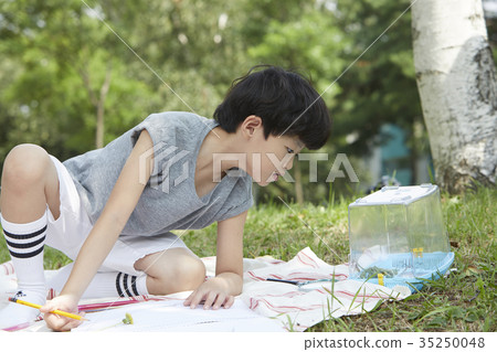 孩子們，畫畫 35250048