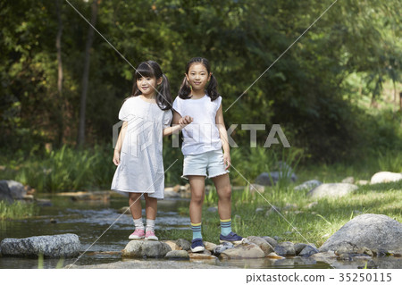 Children, field trip, stream Children, field trip, stream 35250115