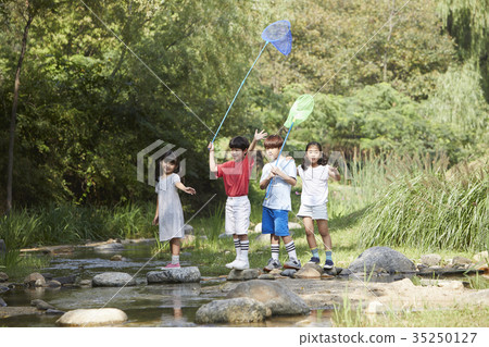 兒童,實地考察,小溪 兒童,實地考察,小溪 35250127
