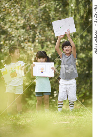 Children, picture, show 35250462