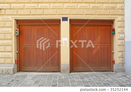 Garage Doors Garage Doors 35252144