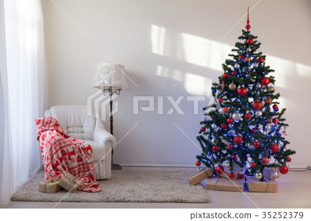 Christmas tree with Christmas gifts in White Hall Christmas tree with Christmas gifts in White Hall 35252379