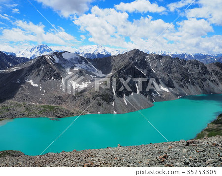 吉爾吉斯斯坦Lake Alacor 吉爾吉斯斯坦Lake Alacor 35253305