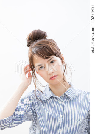 Young woman negative headache 35256455