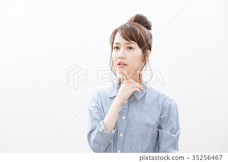 Young woman negative cold 35256467