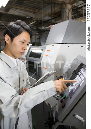 工廠人員加工 工廠人員加工 35257227