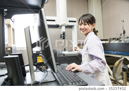 Factory Measurement CMM Measuring Control Inspection Analysis Factory Measurement CMM Measuring Control Inspection Analysis 35257432