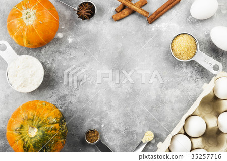 Ingredients for pumpkin pie 35257716