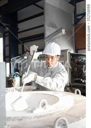 Factory People Working people Die casting 35258099