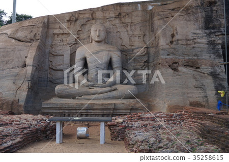 Sitting statue of Bolongnalugar Vihara in Sri Lanka Sitting statue of Bolongnalugar Vihara in Sri Lanka 35258615