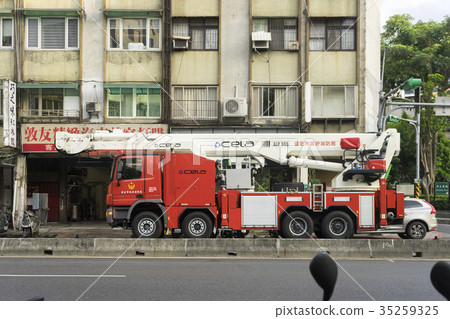 Fire truck, ladder truck, fire, car, vehicle, truck, large, large, large car 35259325