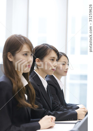 Business Newcomers Seminar Job Hunting Company Briefings Training Training Ceremony 35259626
