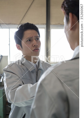 工廠打架戰鬥工人 工廠打架戰鬥工人 35260067