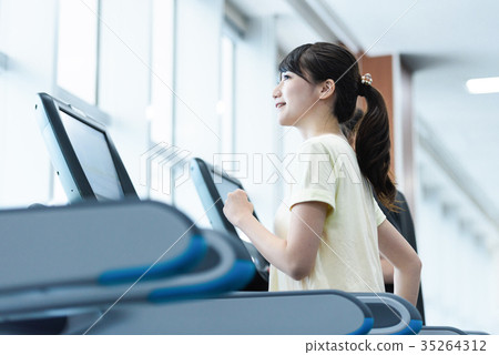 Fitness man and woman indoor 35264312