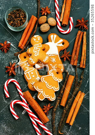 ginger cookies 35265598