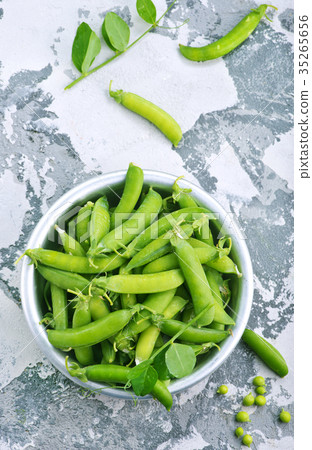 green peas 35265656