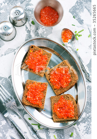 bread with red salmon caviar bread with red salmon caviar 35265665