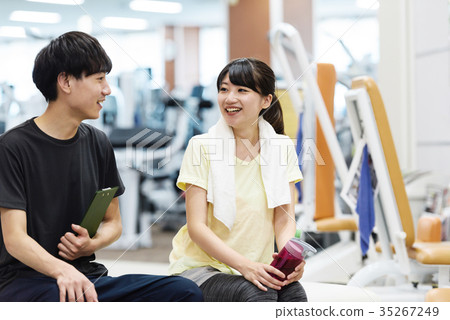 Fitness man and woman indoor Fitness man and woman indoor 35267249