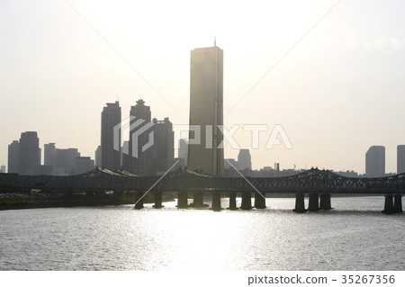 63 Building, Lienchenia, Hangang Bridge, Olympic Expressway, Yeouido, Yeongdeungpo-gu, Han River, Seoul 63 Building, Lienchenia, Hangang Bridge, Olympic Expressway, Yeouido, Yeongdeungpo-gu, Han River, Seoul 35267356