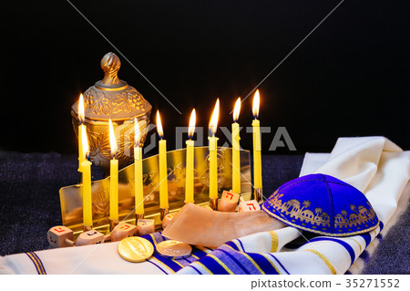Jewish holiday hannukah symbols - menorah Jewish holiday hannukah symbols - menorah 35271552