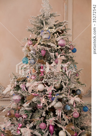 Christmas tree with ornaments 35272542