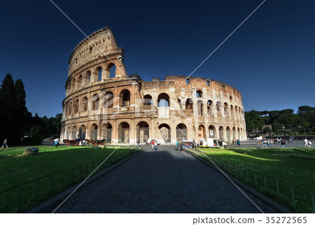 Colosseum in Rome, Italy 35272565