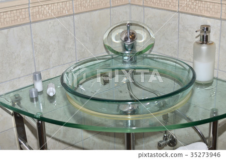 Water basin and body lotion 35273946