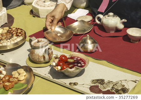 手,核桃,柿餅,Dasik,番茄番茄,Omija茶,茶道,Paldo茶文化節,汝矣島,Yeongdeungpo-gu,首爾 手,核桃,柿餅,Dasik,番茄番茄,Omija茶,茶道,Paldo茶文化節,汝矣島,Yeongdeungpo-gu,首爾 35277269