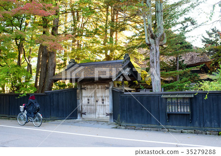 早上武士住宅街角廣場 早上武士住宅街角廣場 35279288