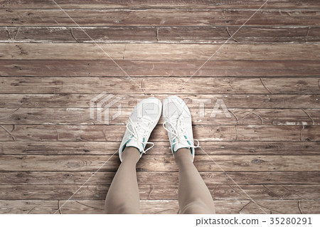 In sport shoes In sport shoes 35280291