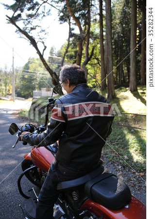 中年男子自行車 中年男子自行車 35282344