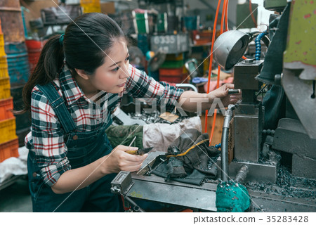 components milling machine factory female staff 35283428