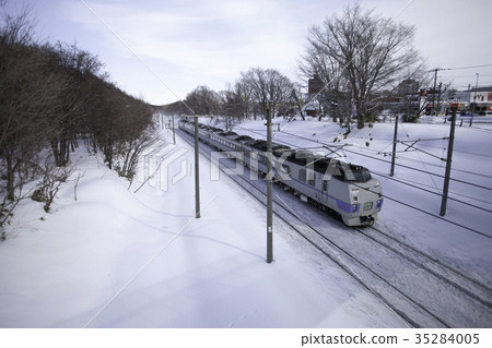 Limited express Okhotsk running in the snow 35284005