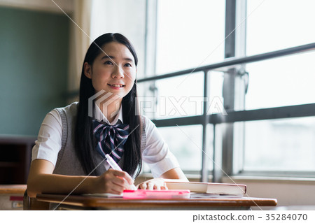 一個高中生 35284070