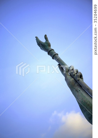 Details of a statue Details of a statue 35284699