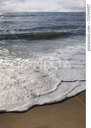 Surf of a wave 35284807