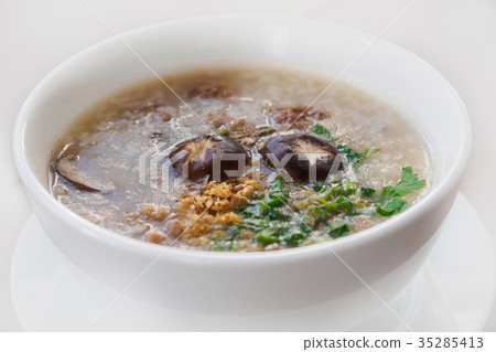 Boiled rice with pork Boiled rice with pork 35285413