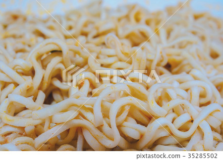 Instant noodle,Cheap food low in nutritional value Instant noodle,Cheap food low in nutritional value 35285502