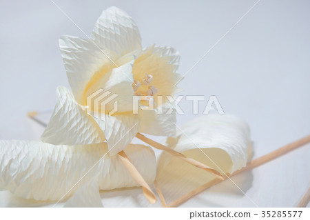Dararat or Daffodil artificial flowers Dararat or Daffodil artificial flowers 35285577