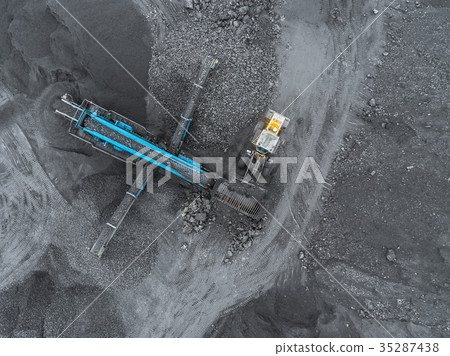 Open pit mine, breed sorting. Mining coal 35287438