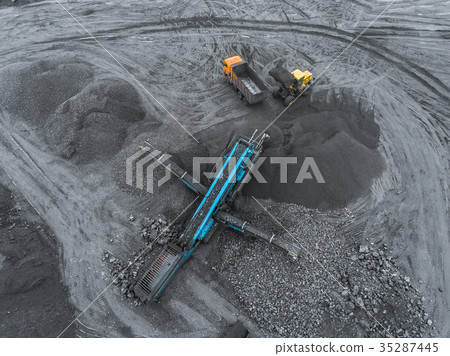 Open pit mine, breed sorting. Mining coal 35287445