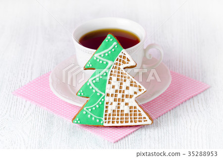 christmas tree gingerbread with coffe cup on 35288953