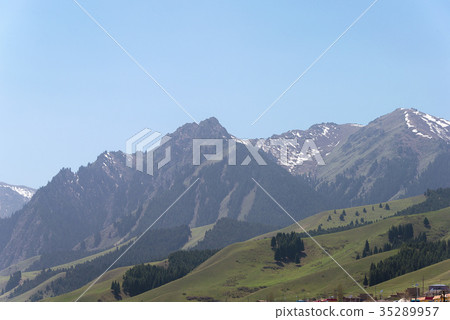 新疆維吾爾自治區烏魯木齊南山牧場 35289957