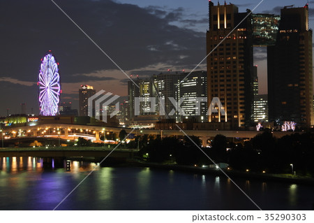 Seaside seaside city center night view 35290303