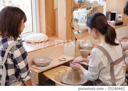 Ceramics class electric wheel 35290462