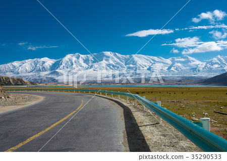 Karakoram Highway Kuzlus, Kyrgyzstan, Xinjiang Uygur Autonomous Region, China Karakoram Highway Kuzlus, Kyrgyzstan, Xinjiang Uygur Autonomous Region, China 35290533