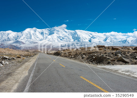 Karakoram Highway Kuzlus, Kyrgyzstan, Xinjiang Uygur Autonomous Region, China 35290549
